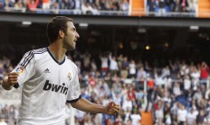 ac米兰官网-从葡萄牙到英超，防守的艺术如何定义现代足球—金玟哉的争冠启示录