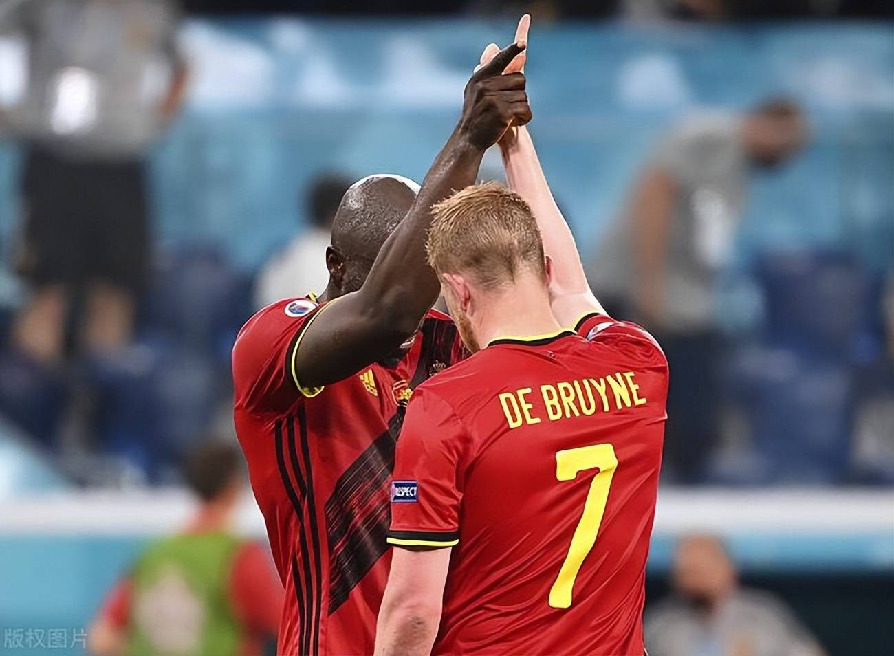 欧预赛强势球队变阵,新战术或许能奏效的简单介绍 欧预赛强势球队变阵,新战术或许能奏效的简单介绍