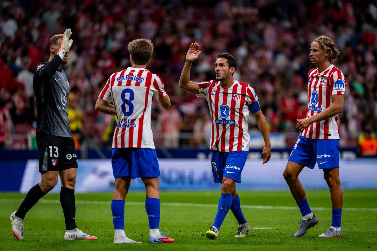 关于阿贾克斯击败利物浦，携手晋级淘汰赛的信息